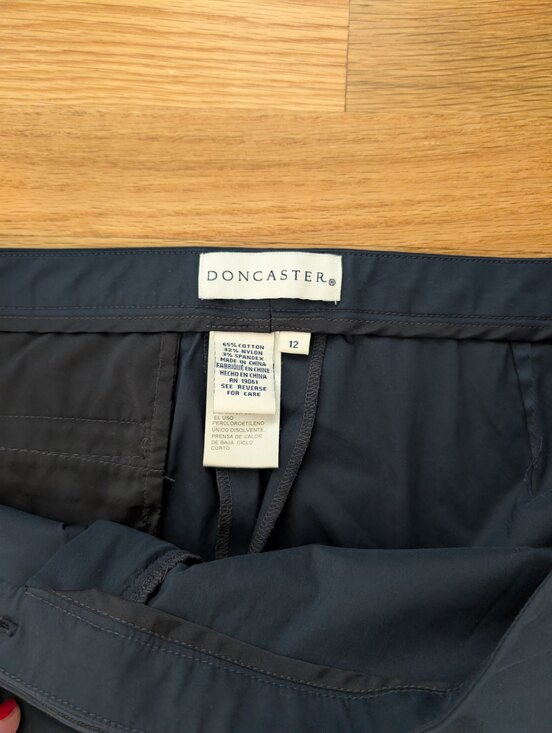Doncaster Pants - Doncaster Lightweight Straight Leg Pants Womens Size 12 Navy